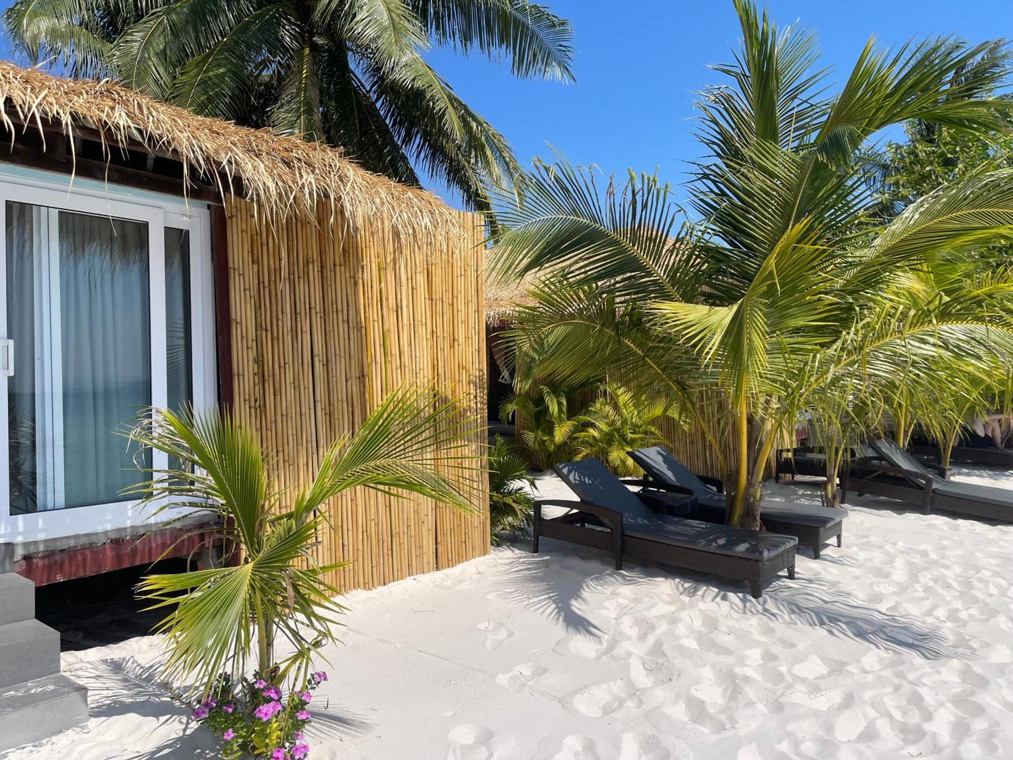 White Sand Ark Resort Sok San Village Buitenkant foto